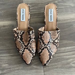 Snake print slide on mules, steve madden size 7